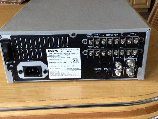 Enregistreur de cassettes SRT-2400 dans Haut-parleurs, écouteurs et micros  à Ville de Québec - Image 2