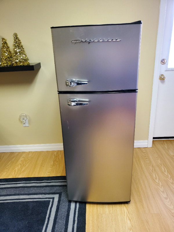 Frigidaire 'Retro' refrigerator 1 year old Model EFR 751 Refrigerators Oshawa / Durham