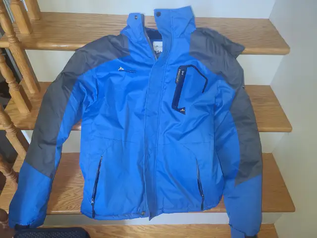 Large men's winter jacket. No wear in Men's in Cole Harbour - Image 4