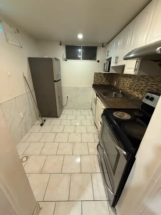1-Bedroom Basement Apartment with Separate Entrance, Victoria Pa in Long Term Rentals in City of Toronto - Image 5