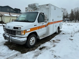 1993 Ford F-350 Ambulance in Cars & Trucks in Burnaby/New Westminster
