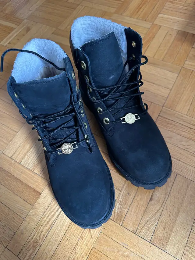 Timberland Boots in Men's Shoes in City of Toronto - Image 3