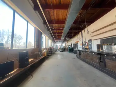 High ceilings, 24/7 access, loading zone, variety of uses permitted