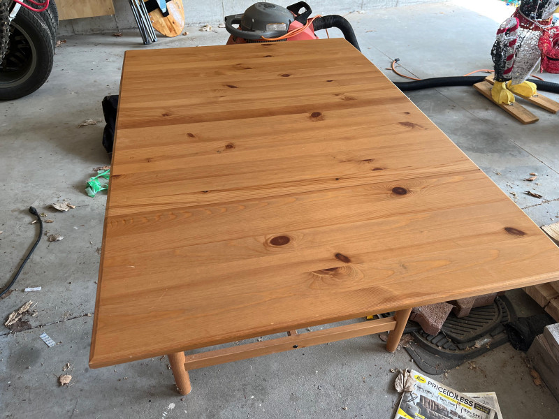 Ikea table Free Stuff Barrie Kijiji