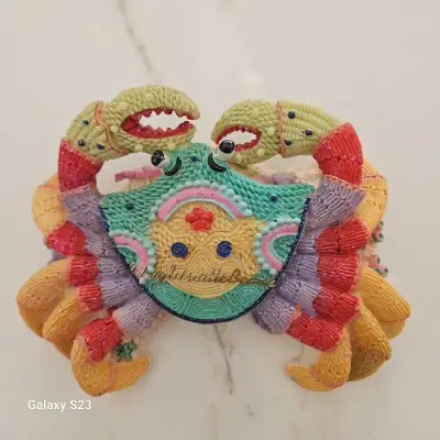 Décoration murale en forme de crabe / Crab Wall Decoration, View more