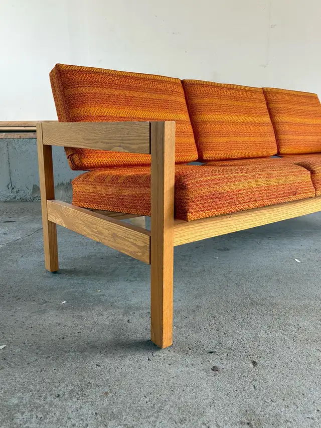 vintage mid century couch/sofa in Couches & Futons in Ottawa - Image 4