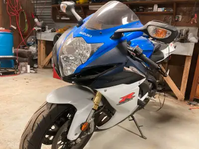 This bike has 8500 km on it and is in great condition. I have the matching 600 as well and want to s...