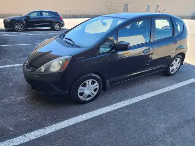 Bonjour, Le véhicule est en excellent état mécanique. Quelques imperfections du coté carrosserie. Ba...