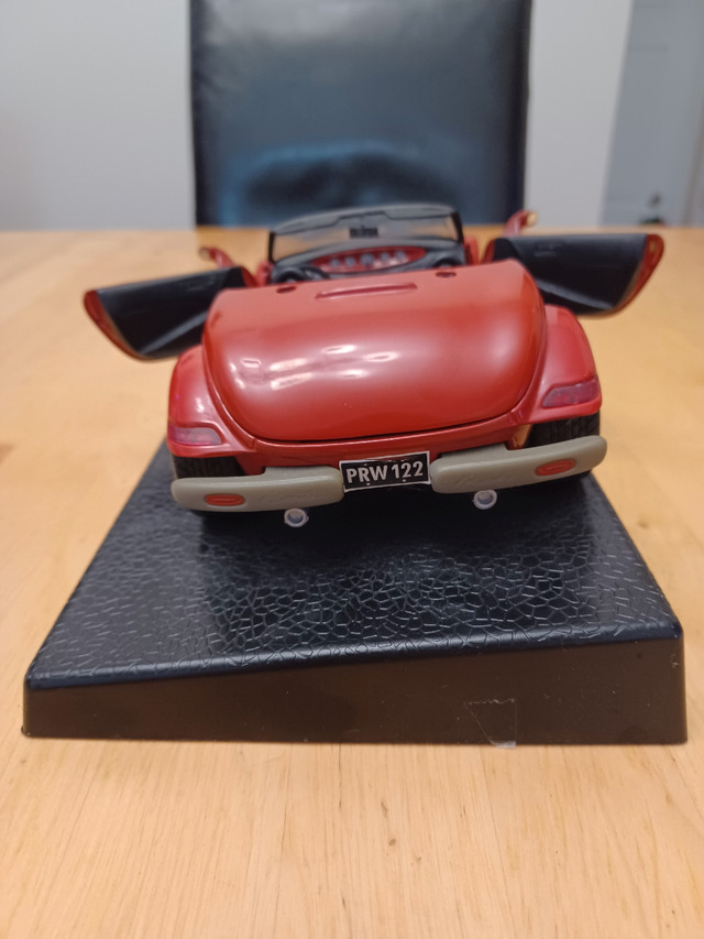 Die-cast Plymouth prowler  dans Loisirs et artisanat  à Ouest de l’Île - Image 2