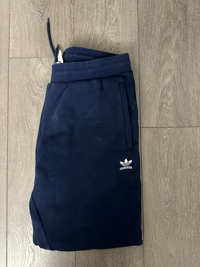 Adidas Blue Sweatpants in Men's in City of Toronto - Image 5