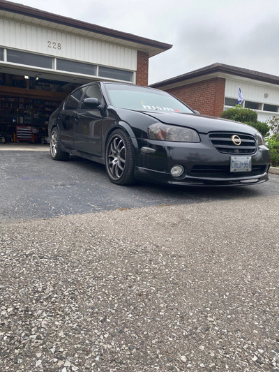 2002 Nissan maxima partout 