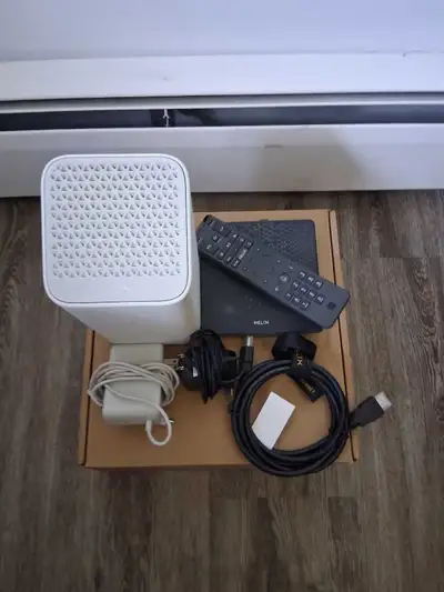 Ensemble Helix Videotron - Borne, décodeur et manette vocale, View more