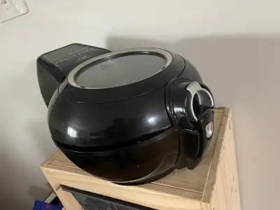 T-Fal Actifry Genius XL comme neuve pour 60$., View more