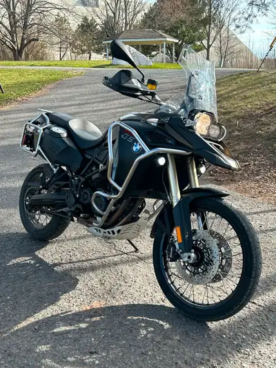 This is a mint condition BMW GS800 Adventure. 22,000KM. Just fully serviced at BMW. Brand new MVI, o...