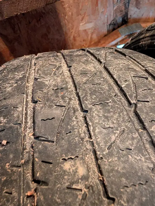 All season tires on rims off 22 Jeep Compass in Tires & Rims in Bedford - Image 6