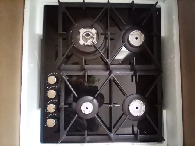 4 Burner Gas Hob/Stove in Stoves, Ovens & Ranges in Kawartha Lakes - Image 8