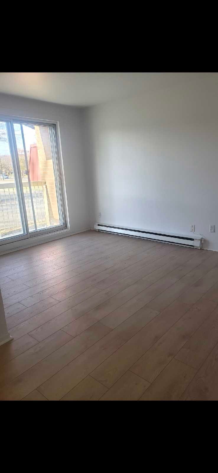 5-1/2 sur 2 étages 1545$ — photo 3