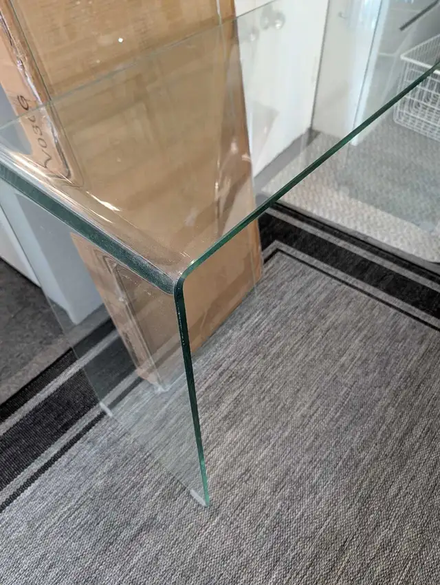 Waterfall Glass Console Table in Other Tables in City of Toronto - Image 5