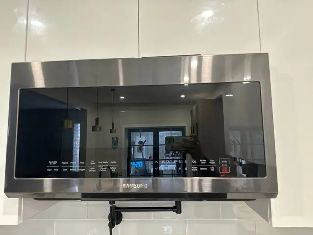 Samsung OTR Microwave  in Microwaves & Cookers in City of Toronto - Image 2