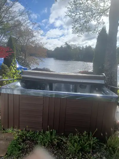 Jacuzzi /  Hot Tub ready for pick up, upgrade home or cottage, View more
