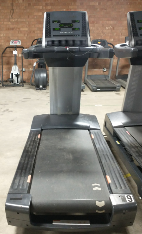 Commercial Treadmill (reconditioned by Pro) in Exercise Equipment in Ottawa - Image 2