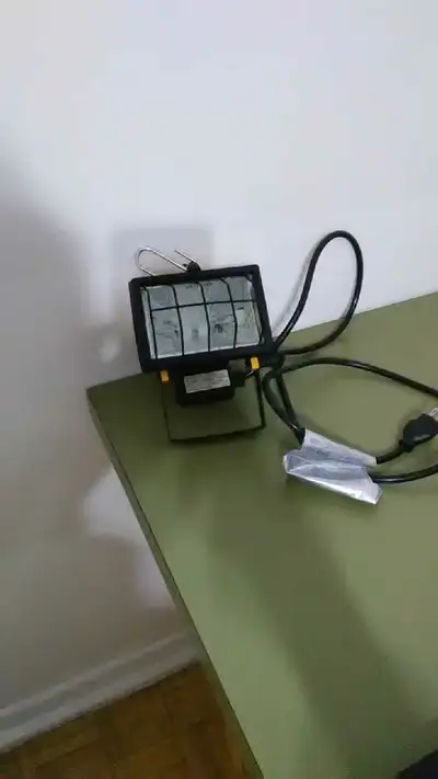 Work Light with missing clamp, View more