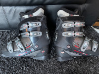 Ladies ski boots ski and walk and adjustment 
