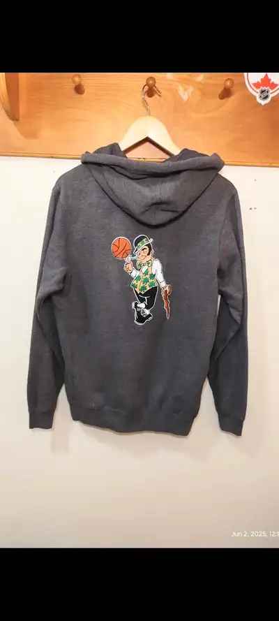Women's Boston Celtics Hoodie!  Size Medium, View more