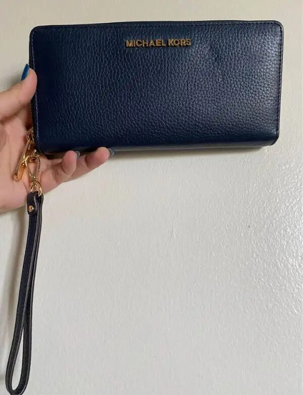 Michael Kors Navy Leather Wristlet Wallet in Women's - Bags & Wallets in Ottawa