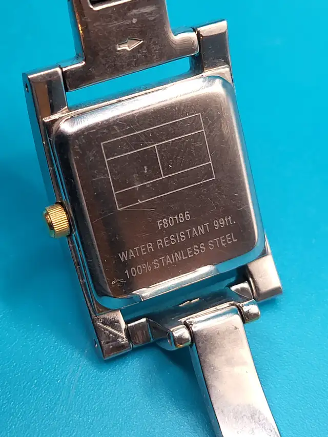 Tommy Hilfiger Ladies Diamond Analog Watch F80186 30m WR in Jewellery & Watches in Strathcona County - Image 6