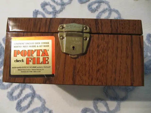 Ballonoff Home Products Porta Check File Metal Storage Cir 1960s in Arts & Collectibles in Mississauga / Peel Region - Image 6