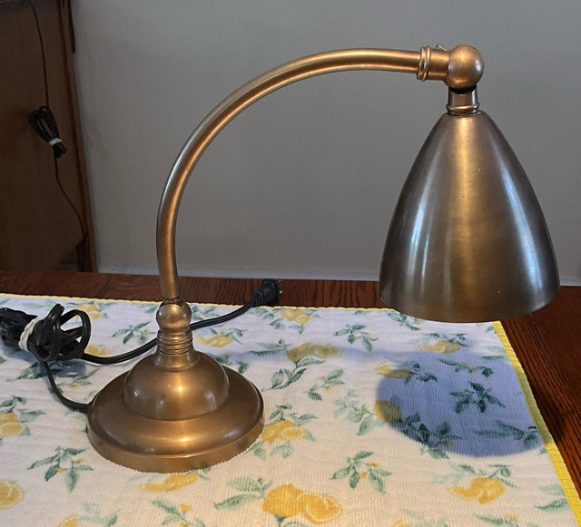Vintage Brass/Table Lamp in Indoor Lighting & Fans in Owen Sound - Image 4