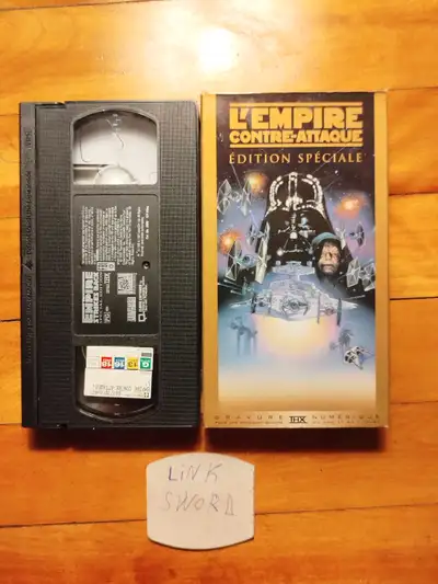 Cassette VHS Star wars État 10/10 Prix 9 $ Pick-up in Montreal côte des neiges Livraison possible à...