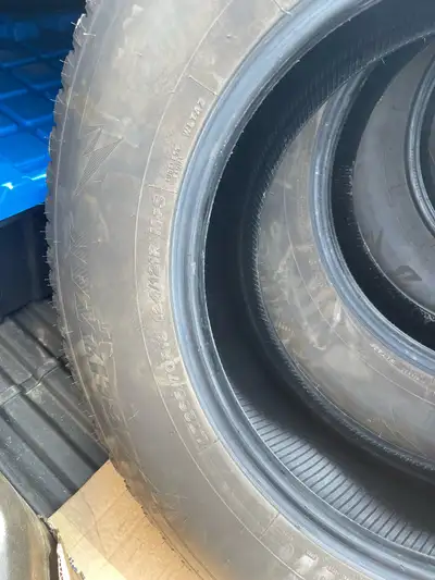 bought with my car in March 2025, used less than one season. No repair. Blizzak Lt 265/70R18 124/121...