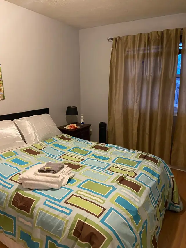 : 2 Rooms Available - Downtown Pickering (Close to Mall)