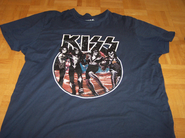 large KISS BAND T-SHIRT - 100% cotton in Men's in Markham / York Region