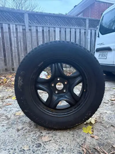 Set of 4 Winter Tires on Rims - Michelin X-Ice (225/65R17) - Fits RAV4(), CR-V & Rogue(need to check...