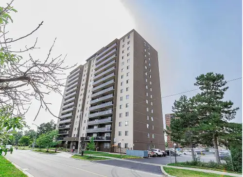 SPACIOUS 3 BR/1.5 BATH AVAILABE MARCH 1, 2026 QUICK POINTS: -ULTIMATE COMMUTER HUB - LRT & BUS AT YO...