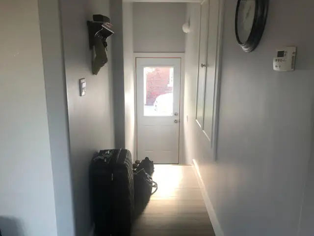 Beautiful 2 Bedroom 1 Bathroom Bungalow (Upper Unit) in Long Term Rentals in Thunder Bay - Image 10