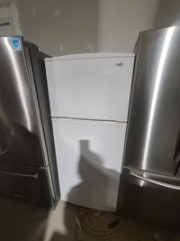 Whirlpool 28 w appartment size fridge freezer