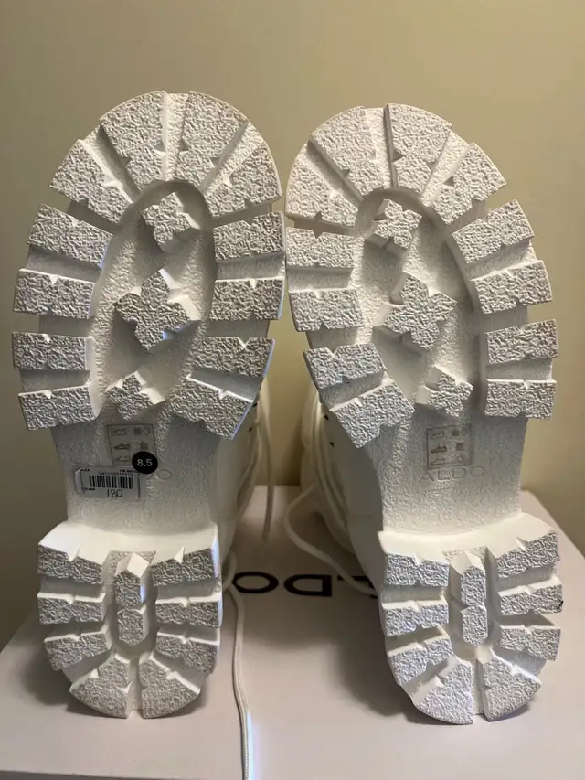 Brand New-Alta White Platform Boots - Size 8.5 in Other in City of Toronto - Image 5