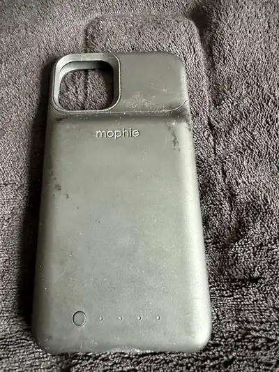 Mophie - iPhone 11 Pro Charge Case Used but works well Case only