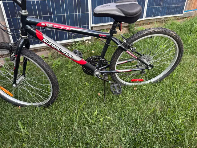 lightly used bike. just used few times in Road in London - Image 3