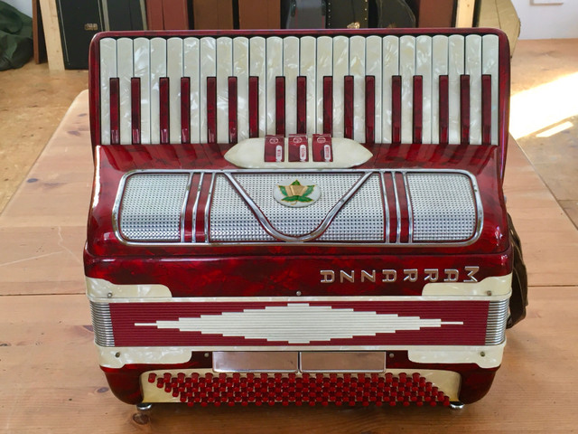 Marrazza Piano Accordion (fully restored and tuned) in Pianos & Keyboards in Ottawa