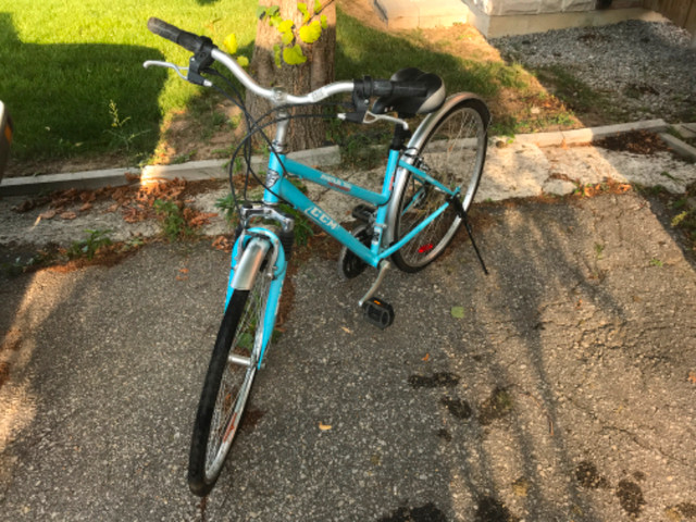 CCM Avenue 700 FS Hybrid 18 Speed Bicycle in Road in City of Toronto - Image 3