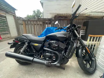 Great motorcycle like new engine, new battery , low mileage. Ride fine . Location near Gerrad Square...