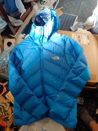 BNWT - The North Face mens down jacket (s)