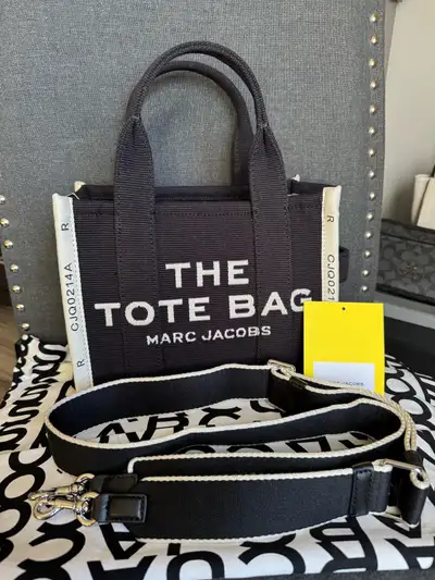 Sac the tote bag Small À l’état neuf Authentique Acheté sur le site Sensse 200$ Valeur de 390$ Napie...