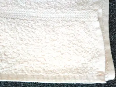 2 serviettes toilette blanches 100% coton, View more