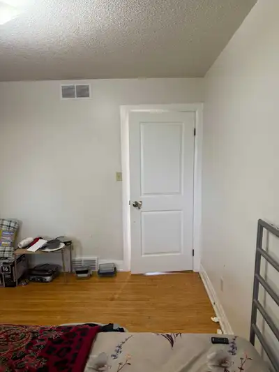 Room for rent including all the utilities and Internet, walking distance from bus terminal and all t...